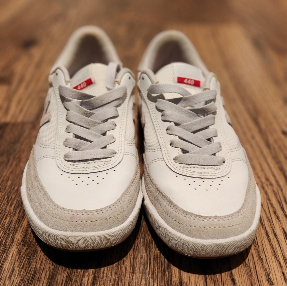 New Balance Numeric 440 White & Gum Skate Shoes size 8 in women's size 6 in kids